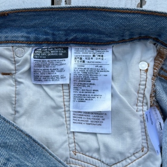 Levi’s High Rise Cut-off Denim Shorts NWT - Picture 10 of 11